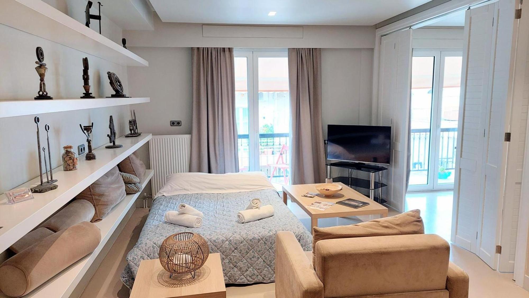 Luxurious Minimal Apartment In Acropolis Athena Bagian luar foto
