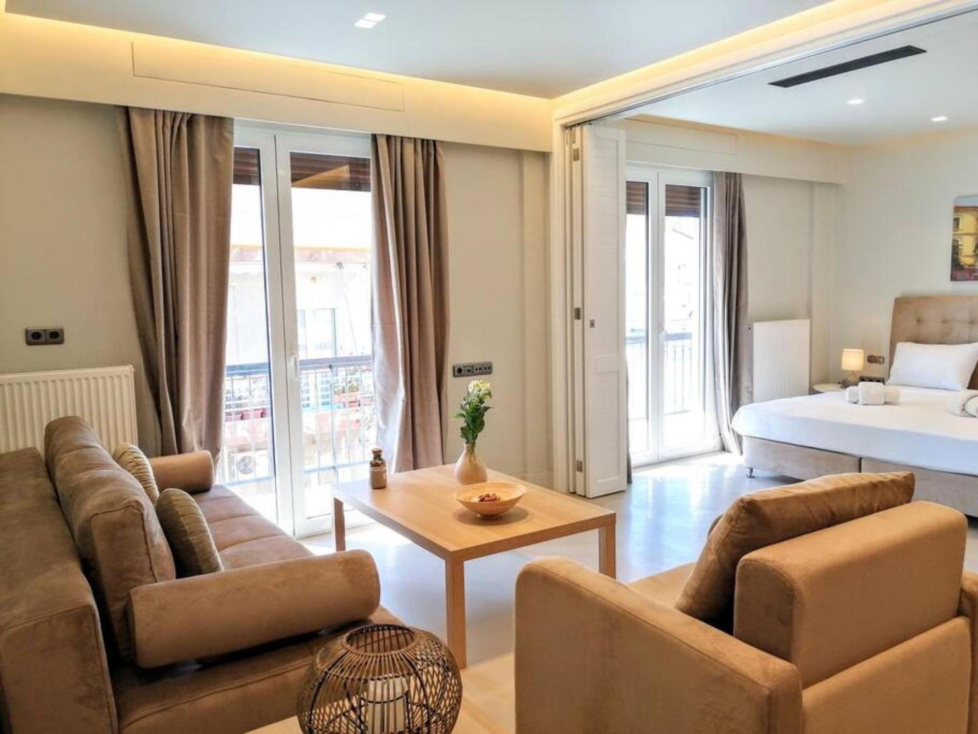 Luxurious Minimal Apartment In Acropolis Athena Bagian luar foto